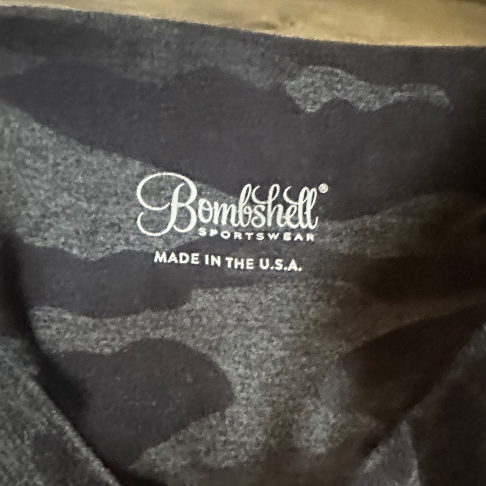 Bombshell Sportswear Girls' Black & Dark Gray Camo Leggings - Picture 2 of 3